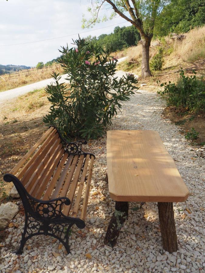L'isle-Bouzon Gite Les Cabanes De Fallot Pour 15 Personnes - Piscine Naturelle מראה חיצוני תמונה